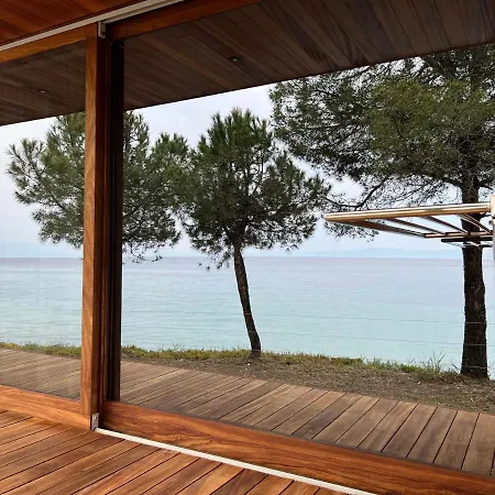 Ihouse Nea Skioni