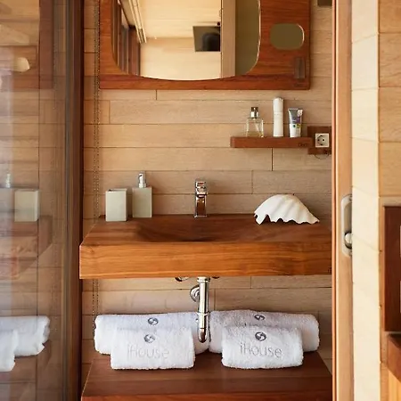 Ihouse مكان تخييم *